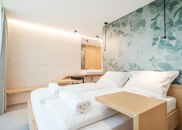 Apartment Stock & Stein