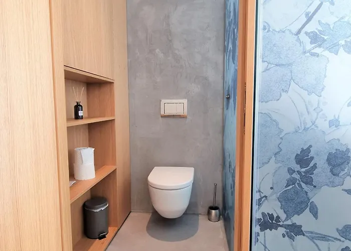 Apartment Stock & Stein *